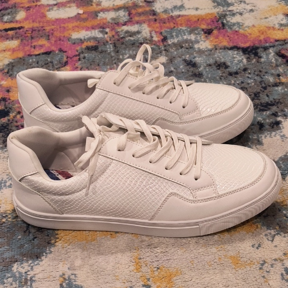 English Laundry White Textured Sneakers